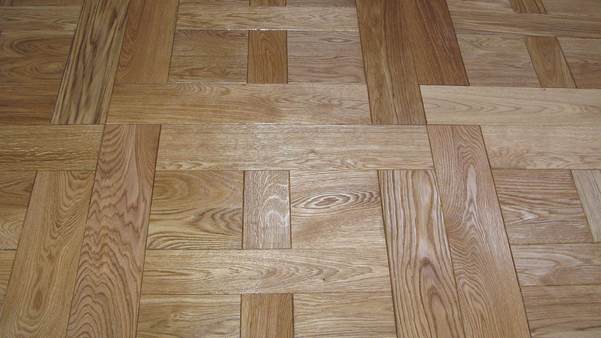 Põrandad, parketid, põrandalauad, trepid, balustrid, postid, käsipuud, balustraadid, tootja Poolas